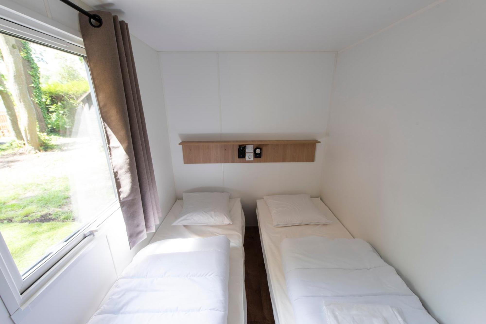 Camping Le Pre Des Moines 古维约 外观 照片