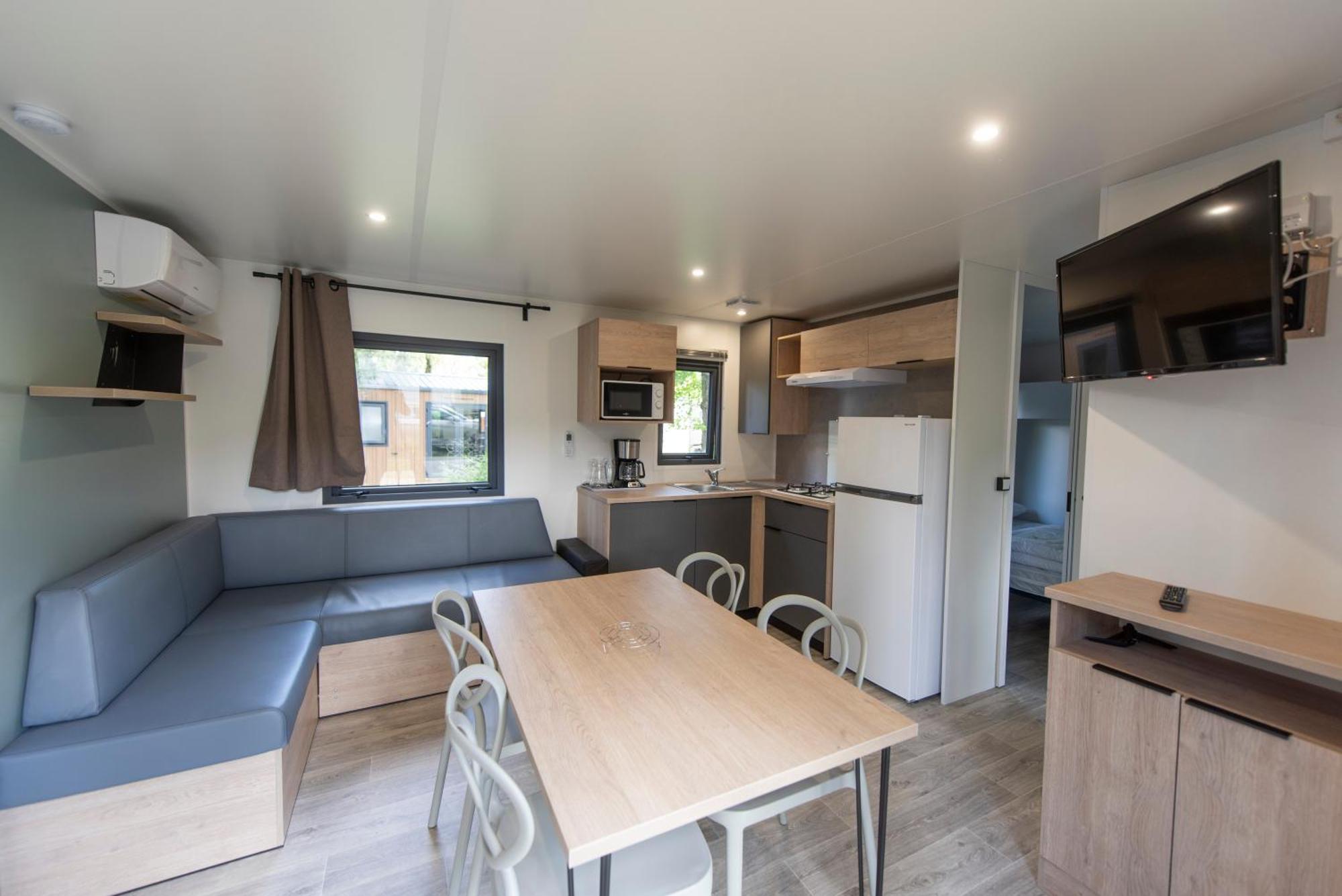 Camping Le Pre Des Moines 古维约 外观 照片
