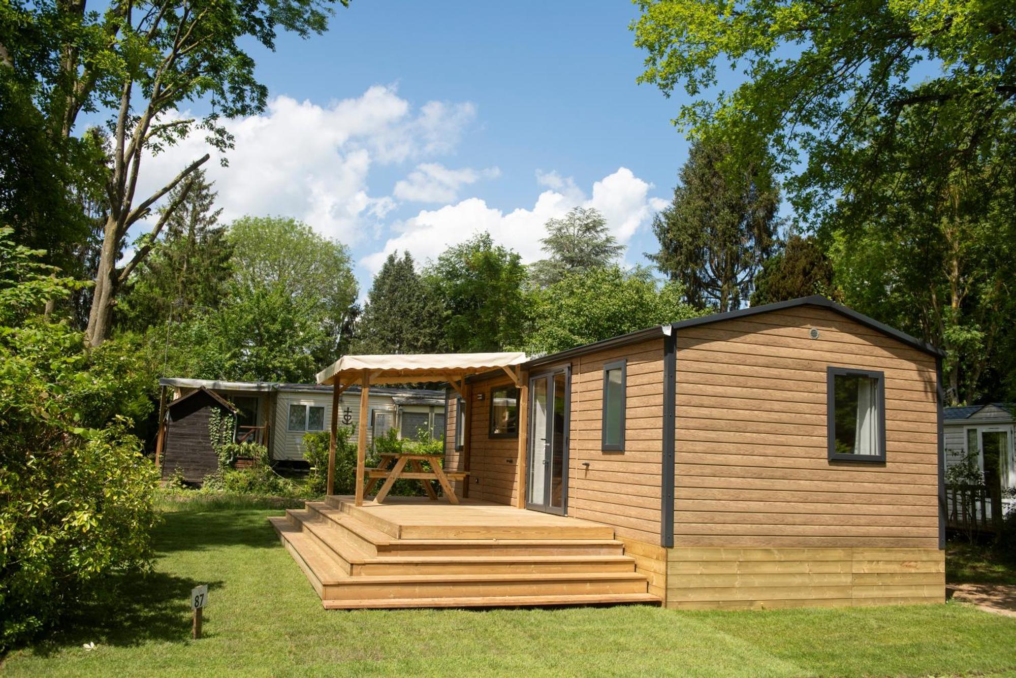 Camping Le Pre Des Moines 古维约 外观 照片