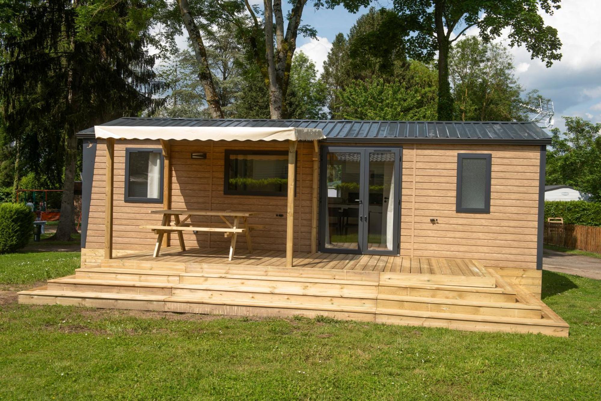 Camping Le Pre Des Moines 古维约 外观 照片